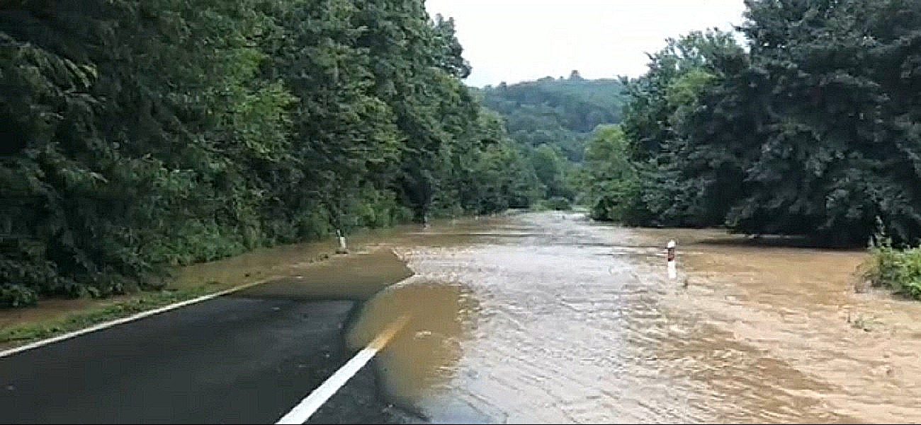 Dodatne snage Sektora za vanredne situacije i Žandarmerije stižu u Osečinu da pomognu zbog poplava