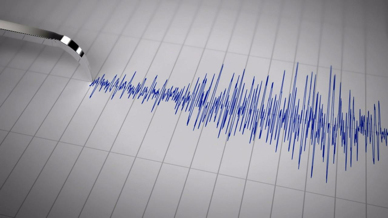 Zemljotres pogodio Indoneziju, opozvano upozorenje za cunami